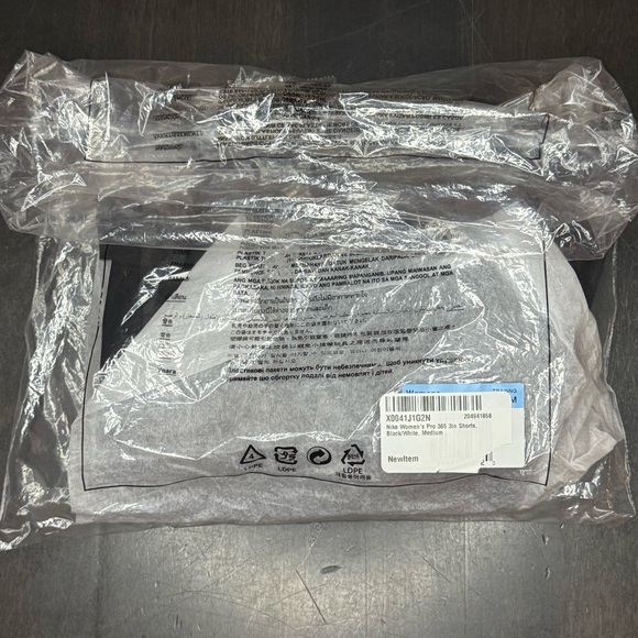 NWT Nike Women's Pro 365 3” Athletic Shorts in Black Size Medium - Picture 11 of 12